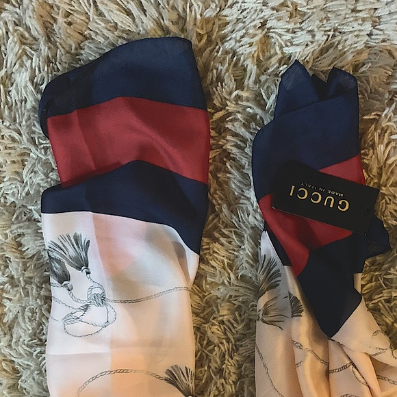Gucci Accessories - Gucci scarf